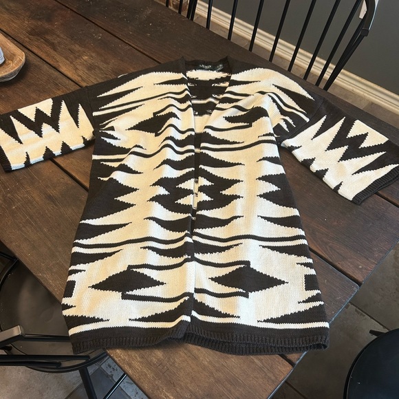 Polo Ralph Lauren Black and White Aztec Patterned Women's Sweater Cardigan - Picture 1 of 5